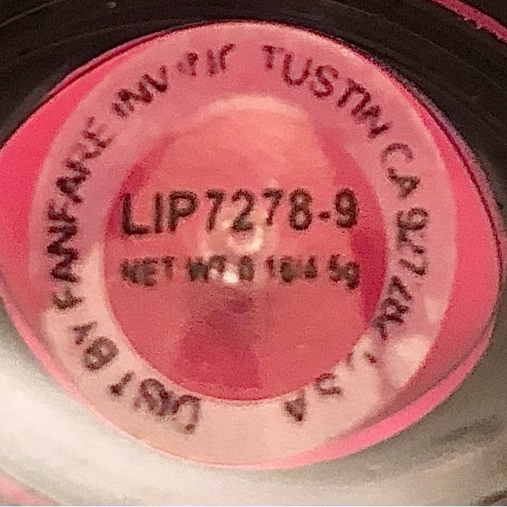 Amuse Lipstick Blush Stick Matte - Vibrant Magenta Pink - NEW - Shade 7278 - Picture 3 of 4